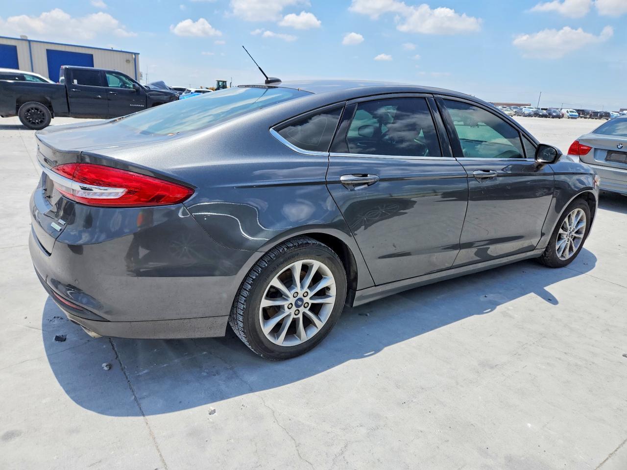 2017 Ford Fusion - zdjęcie 3