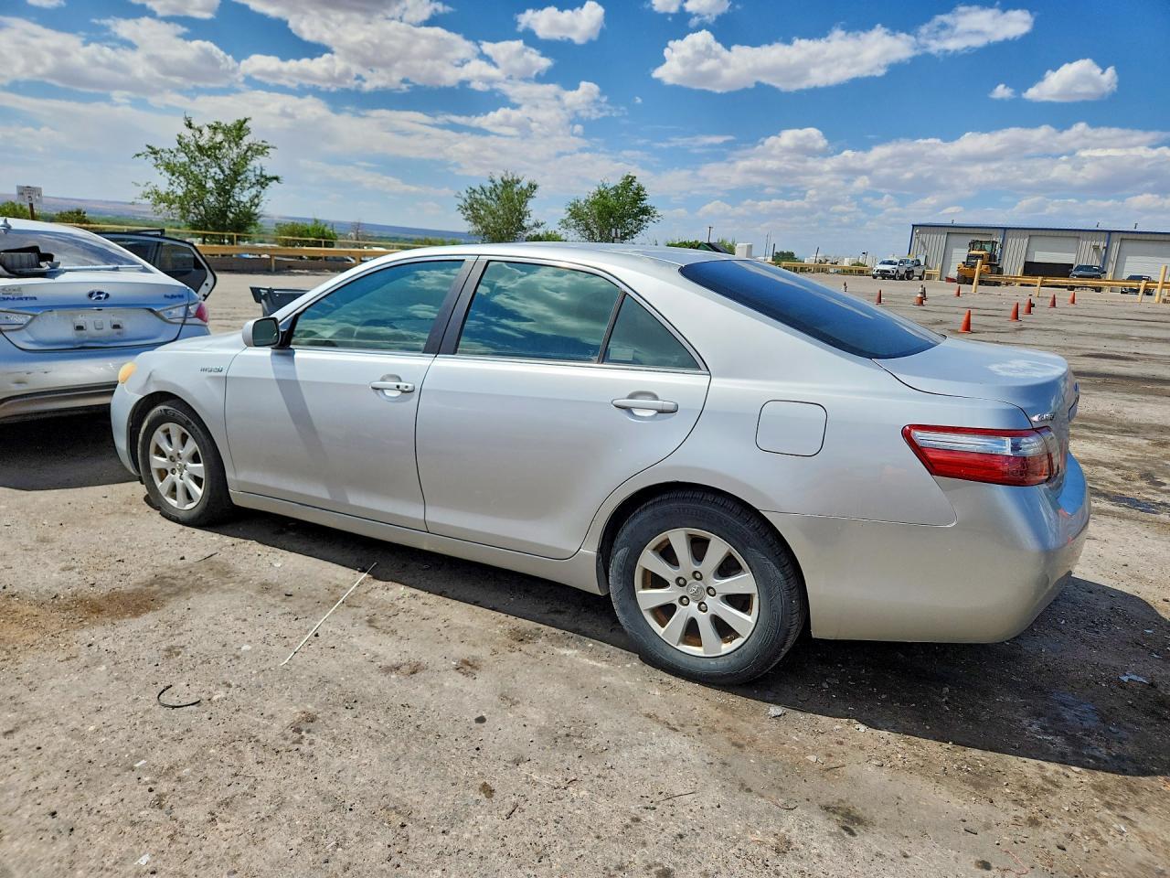 2018 Toyota Camry Hybrid - zdjęcie 2