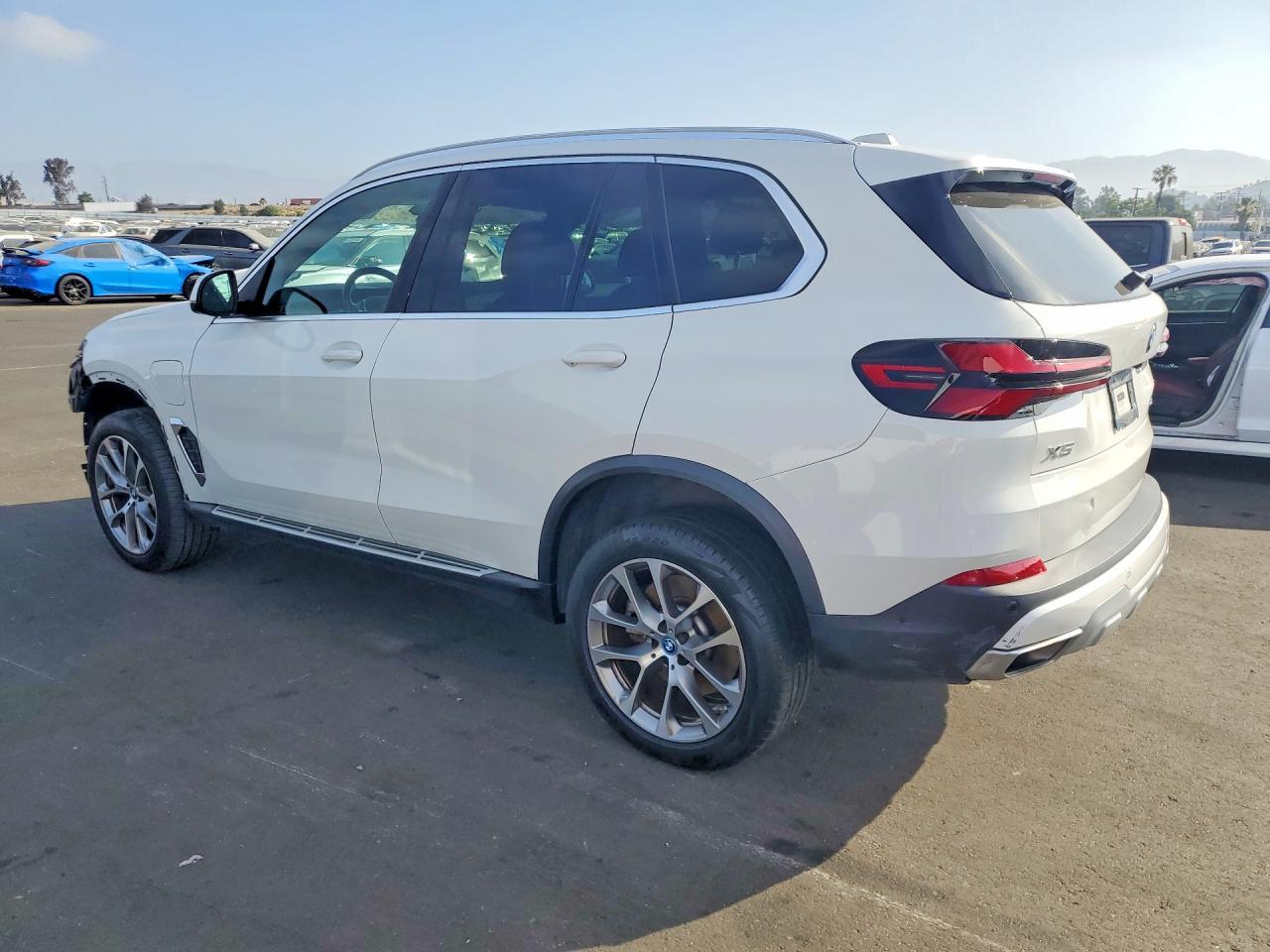 2025 BMW X5 xDrive50E - zdjęcie 2