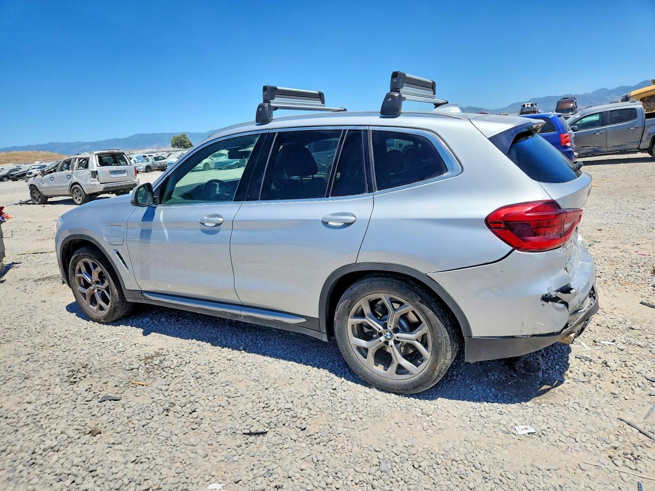 2021 BMW X3 xDrive30E - zdjęcie 2