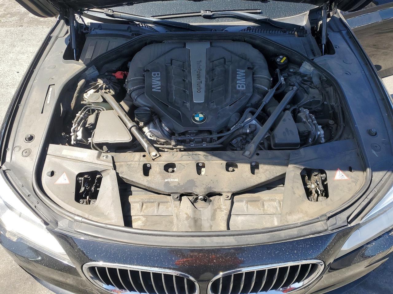 2015 BMW 750 I - zdjęcie 11