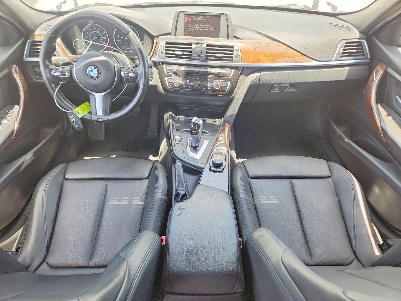 2016 BMW 320 I - zdjęcie 8