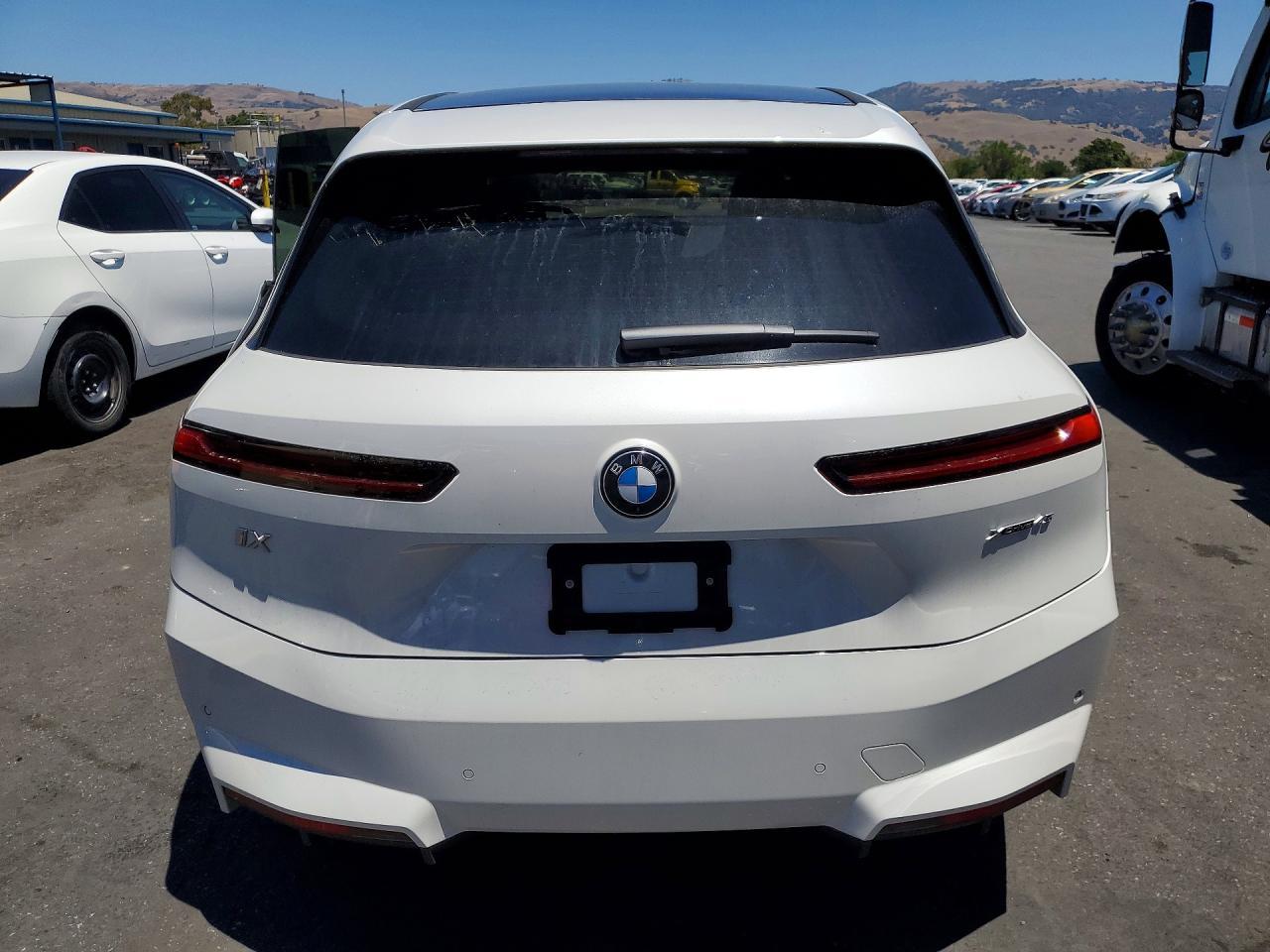 2026 BMW Ix xDrive45 - zdjęcie 6