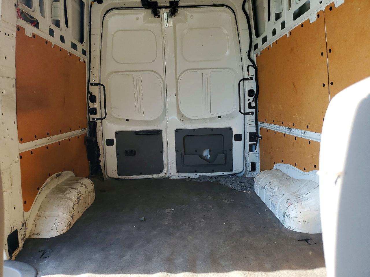 2018 Nissan Nv 2500 Hd Sv - zdjęcie 10