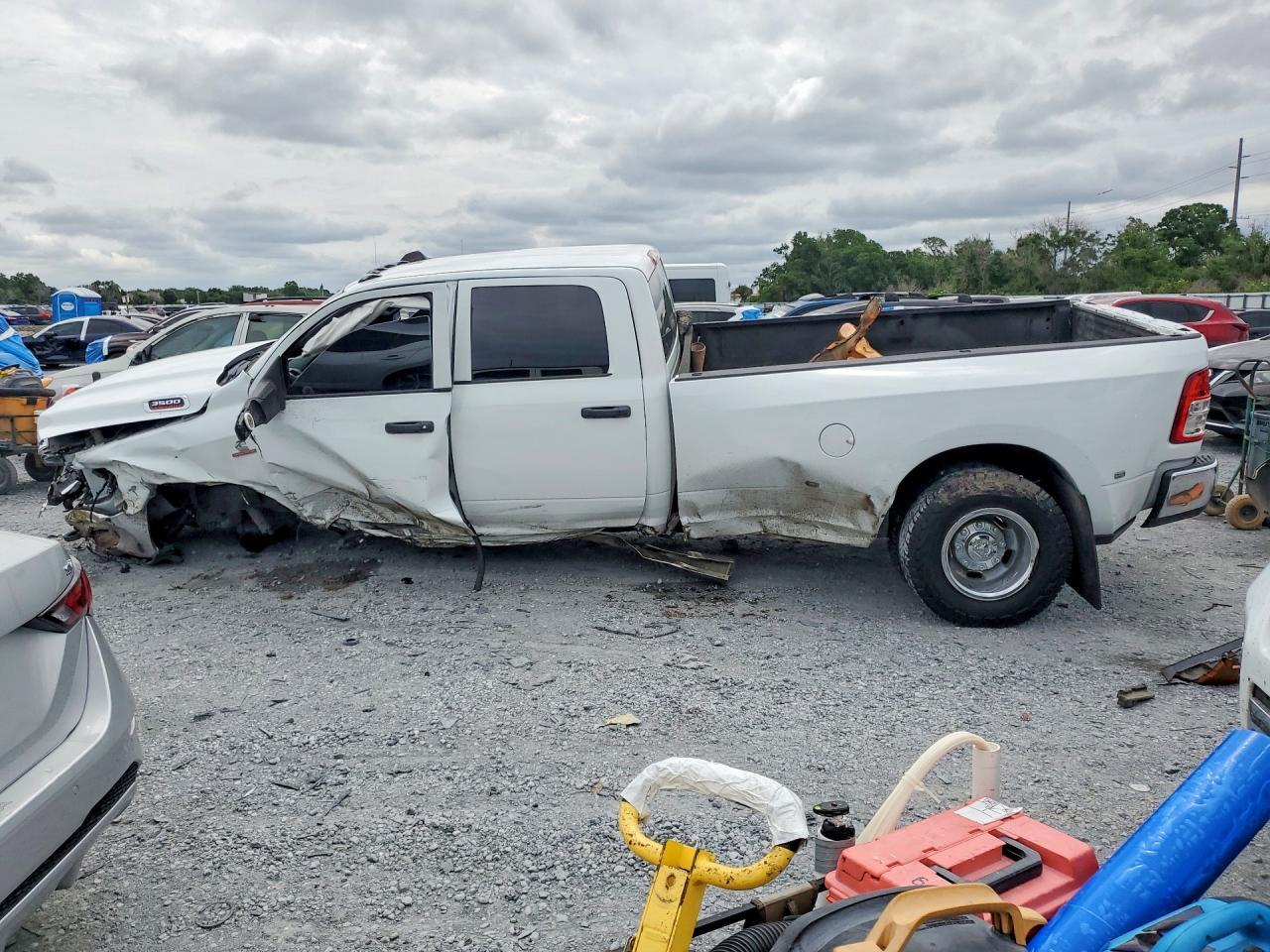 2024 Ram 3500 Tradesman - zdjęcie 2