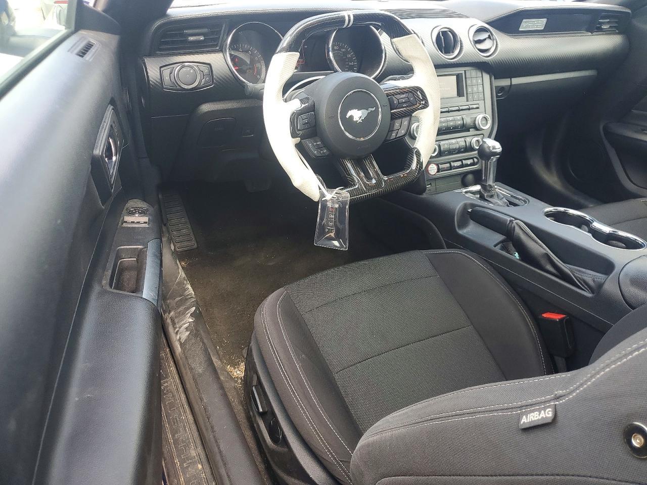 2015 Ford Mustang - zdjęcie 8