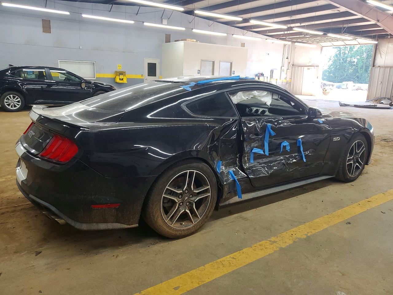 2019 Ford Mustang Gt - zdjęcie 3