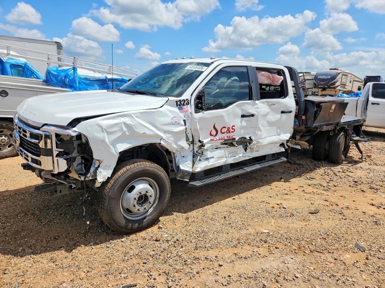 2025 Ford F350 Super Duty - zdjęcie główne