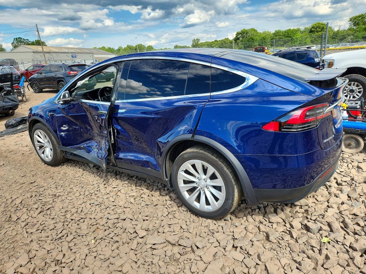 2017 Tesla Model X - zdjęcie 2