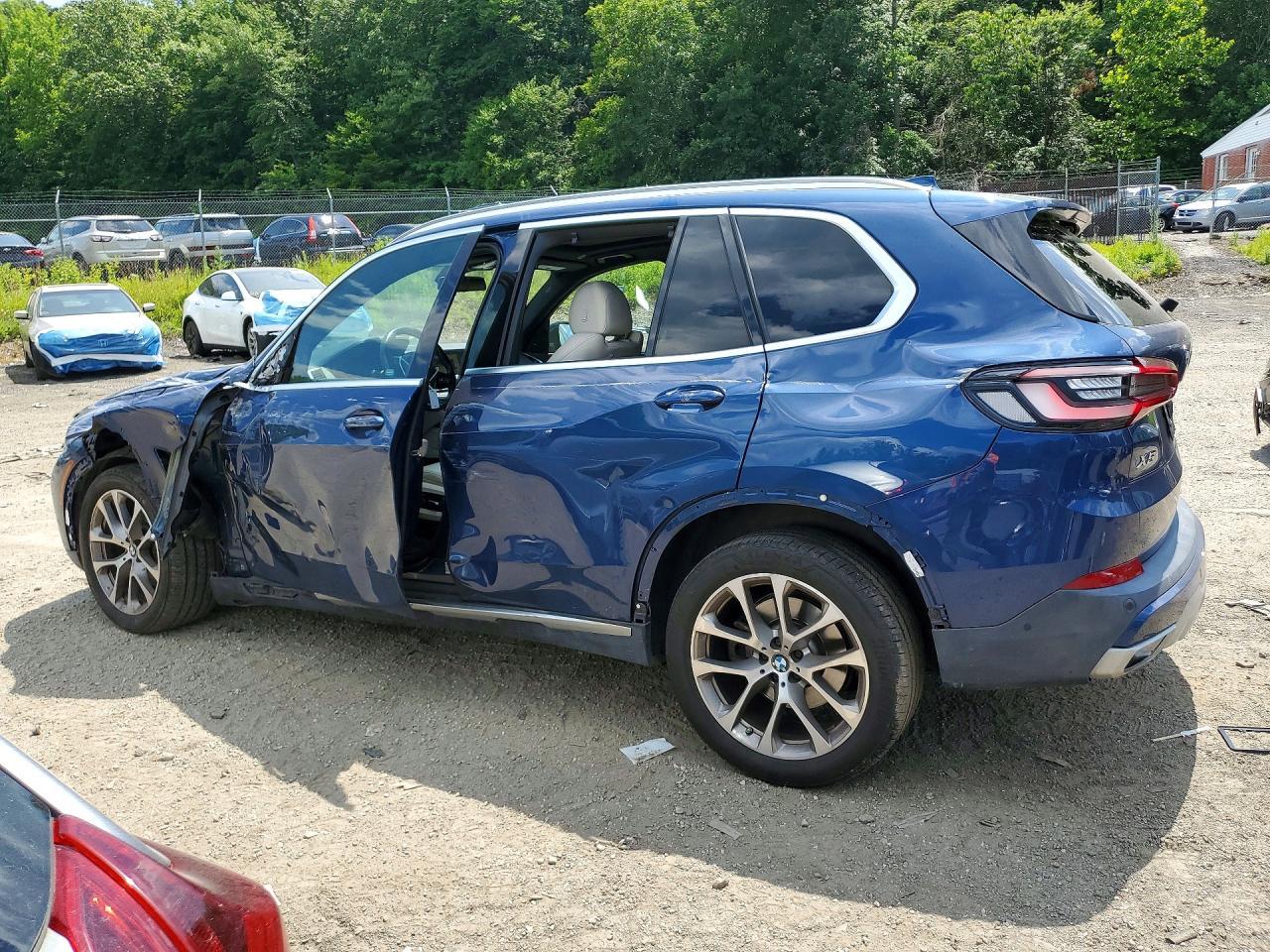 2022 BMW X5 xDrive40I - zdjęcie 2