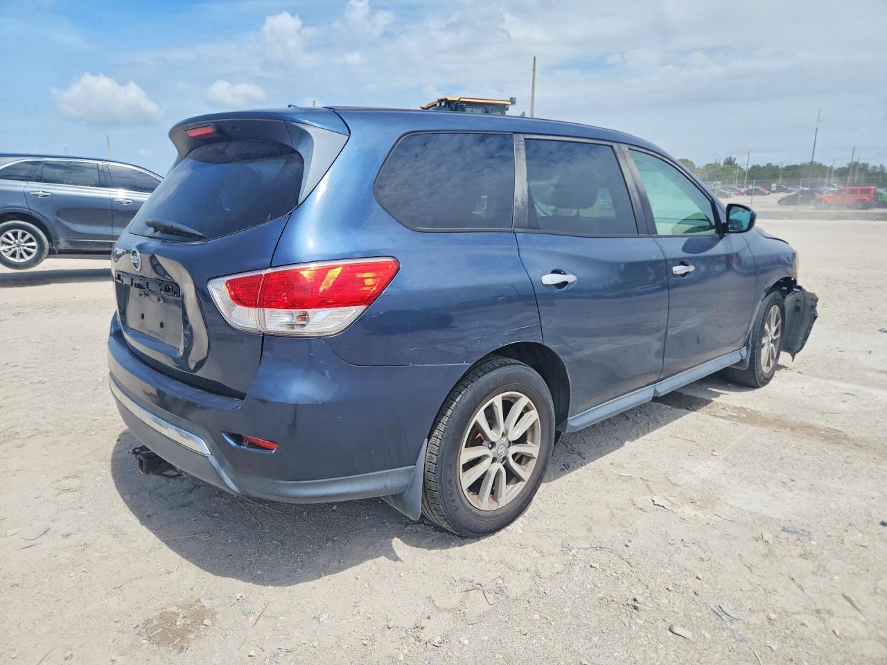 2014 Nissan Pathfinder S - zdjęcie 3