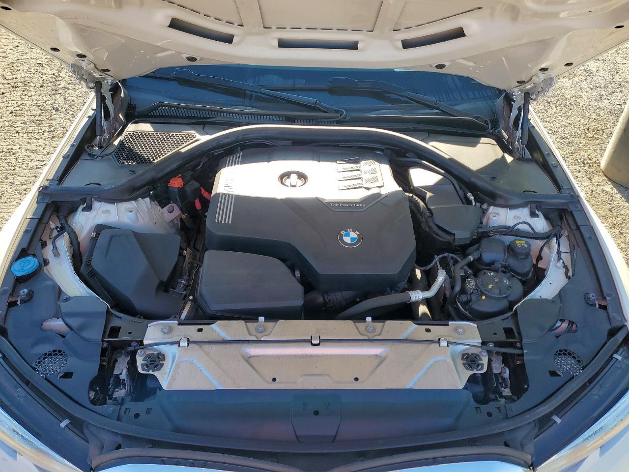 2020 BMW 330Xi - zdjęcie 11