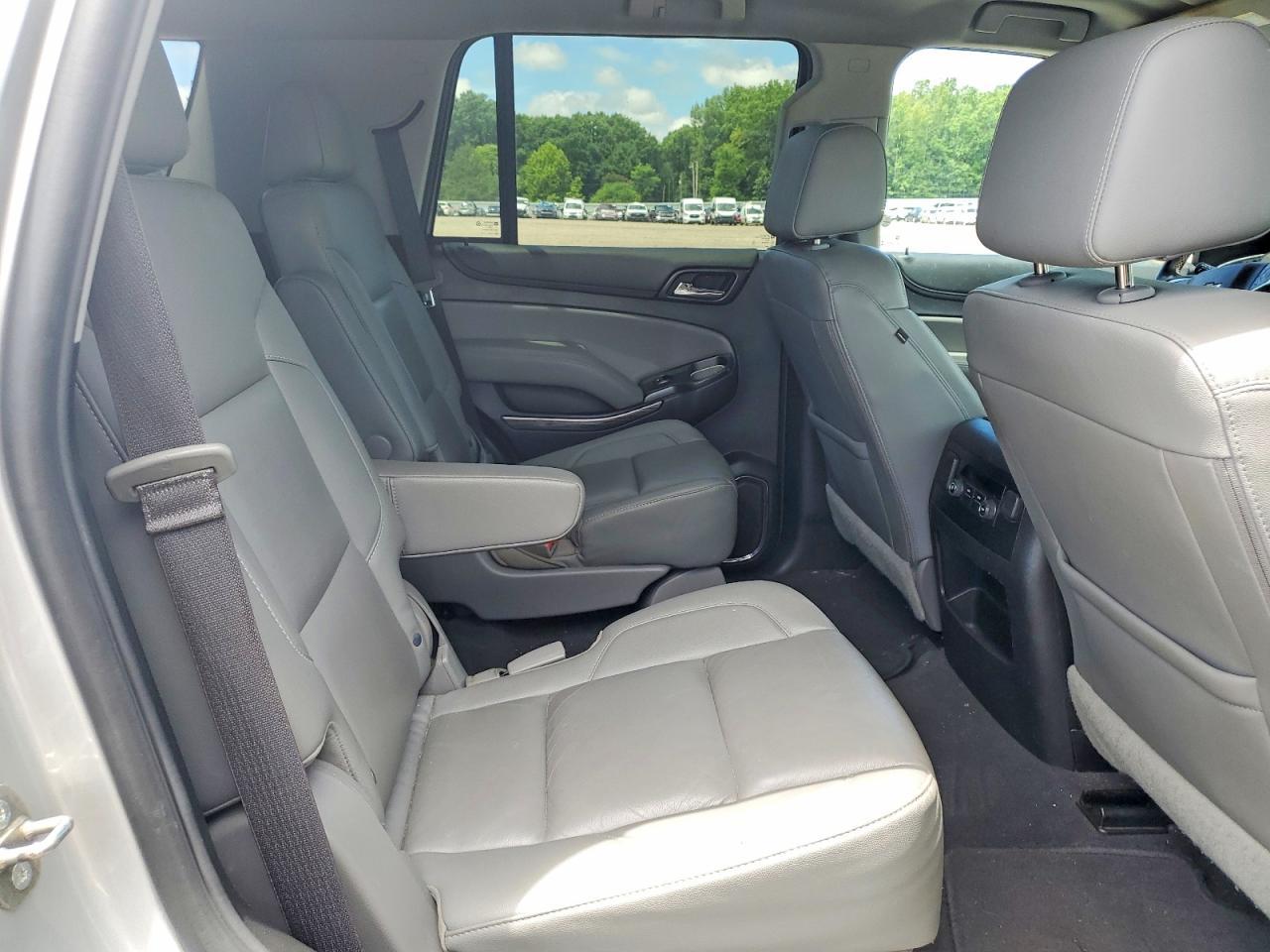 2019 Chevrolet Tahoe C1500 Lt - zdjęcie 11