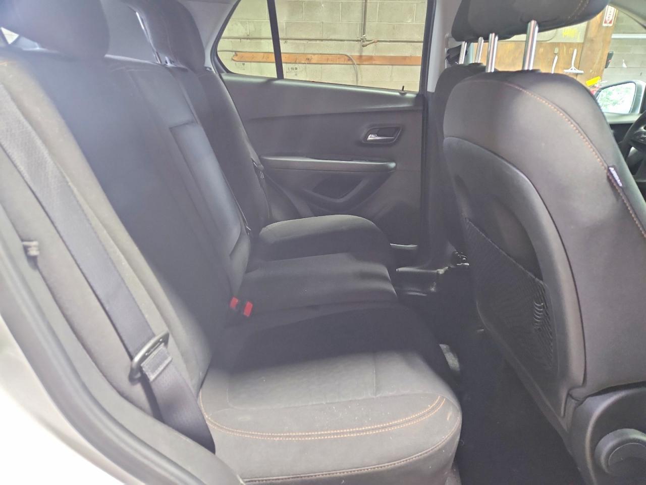2020 Chevrolet Trax Ls - zdjęcie 11