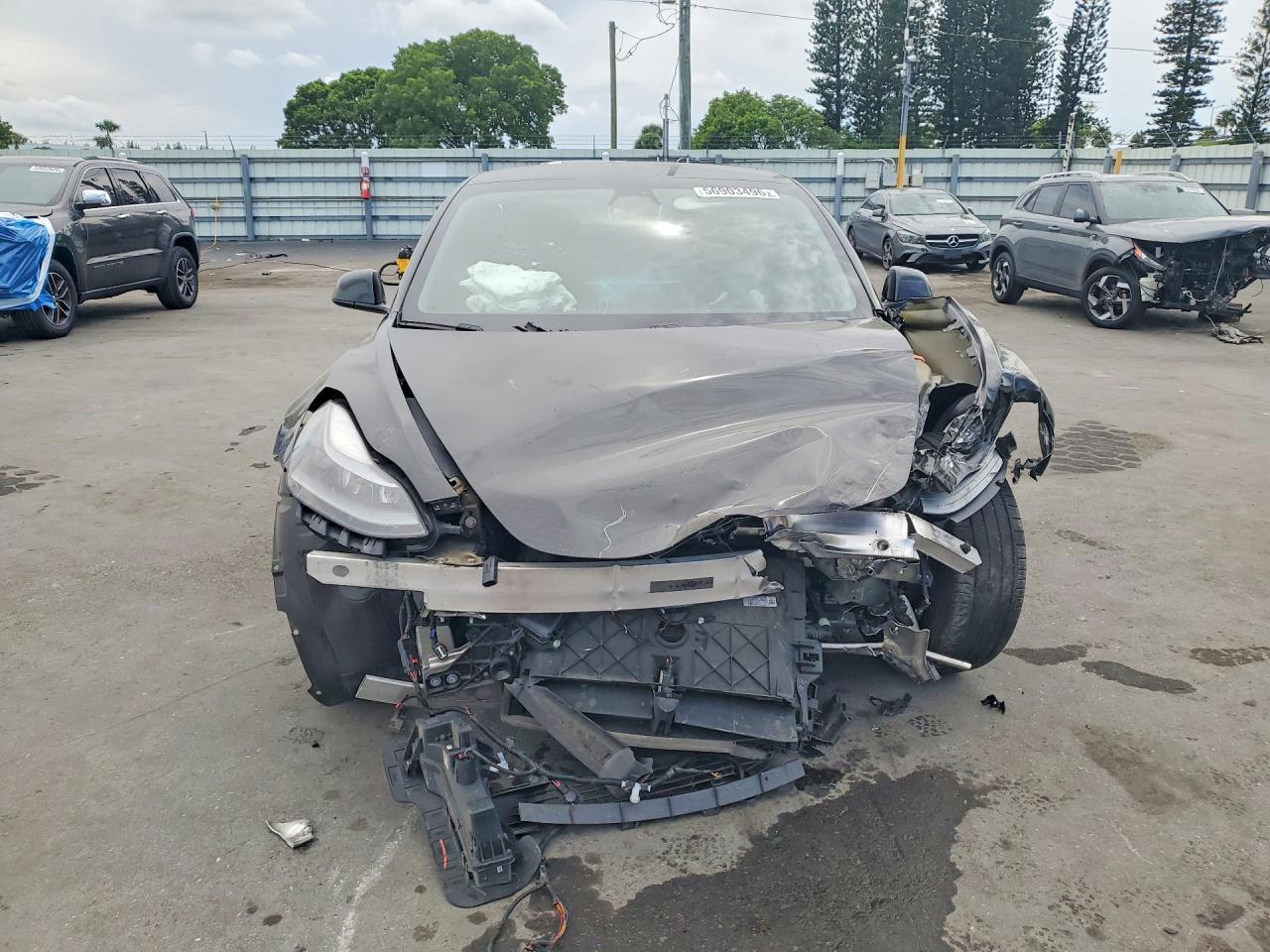 2021 Tesla Model 3 - zdjęcie 5