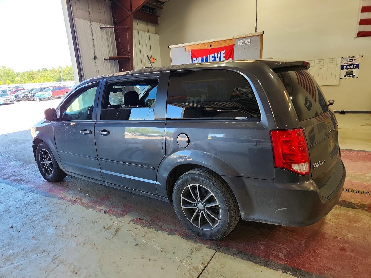 2015 Dodge Grand Caravan Sxt - zdjęcie 2