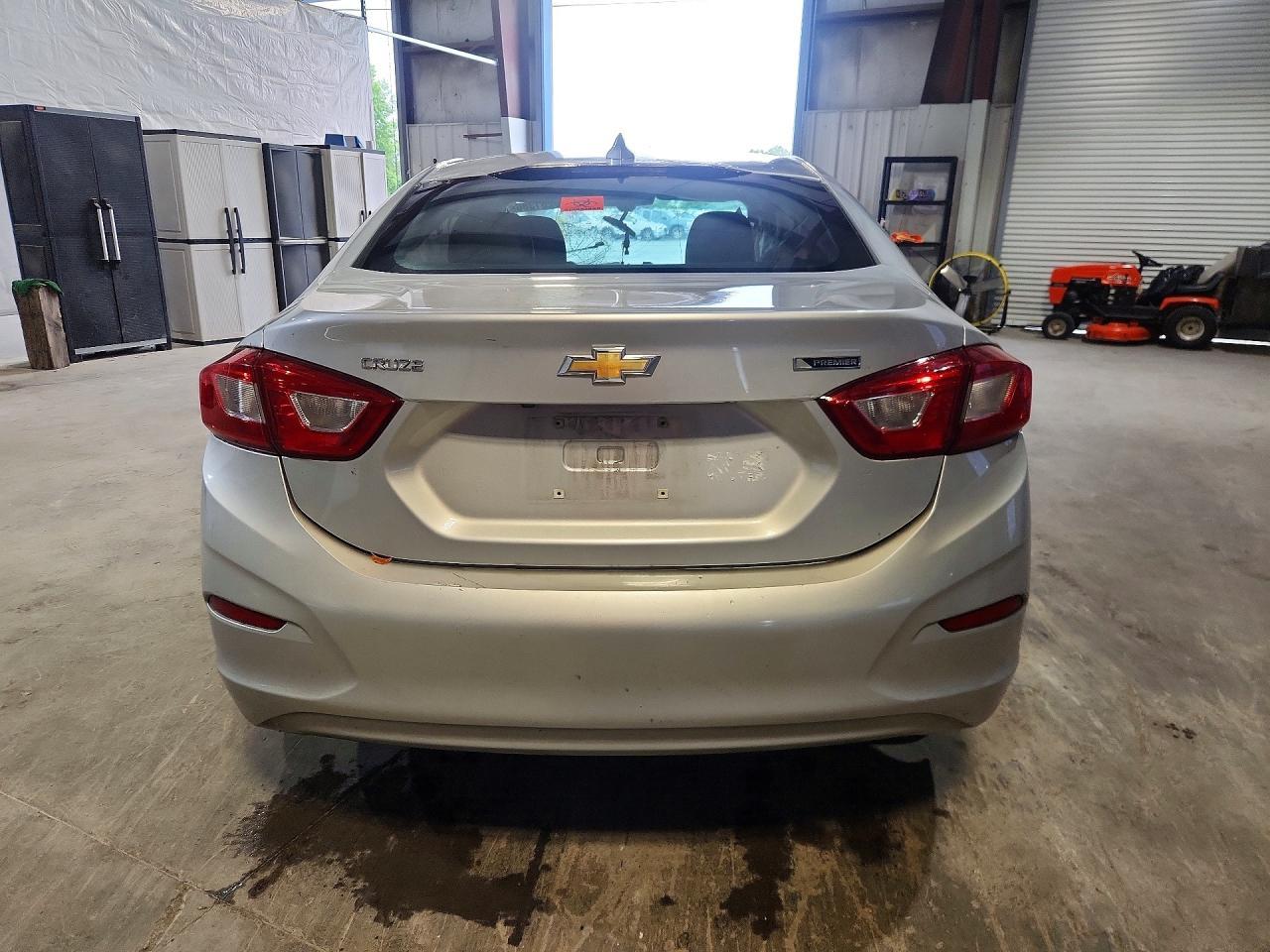 2018 Chevrolet Cruze Premier - zdjęcie 6