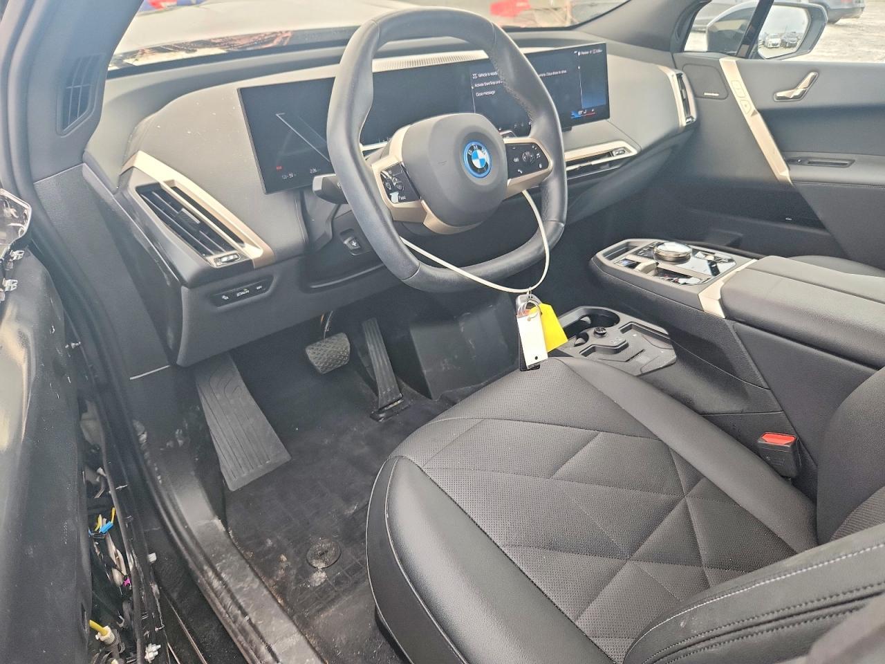 2025 BMW Ix xDrive50 - zdjęcie 8