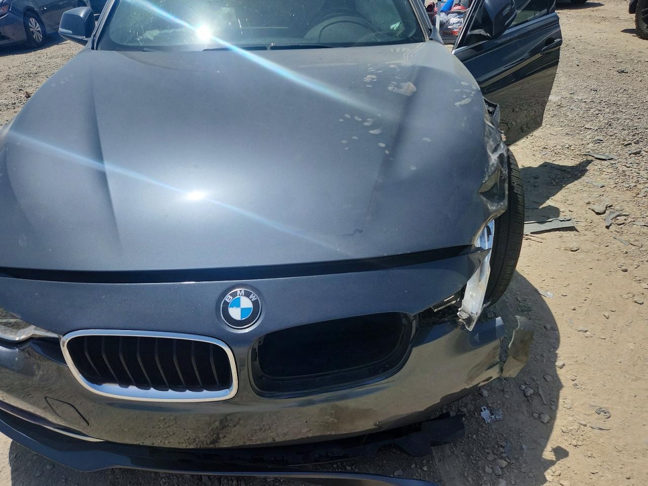 2018 BMW 330 Xi - zdjęcie 11