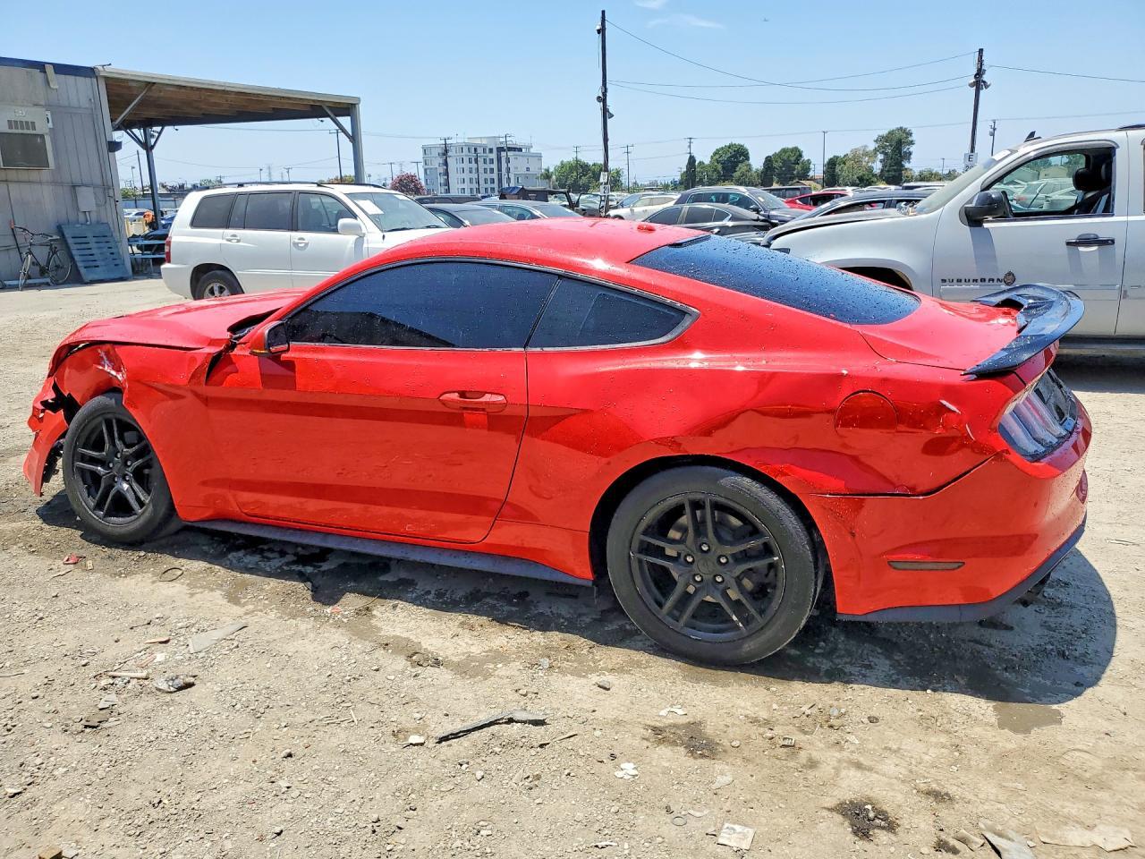 2019 Ford Mustang - zdjęcie 2