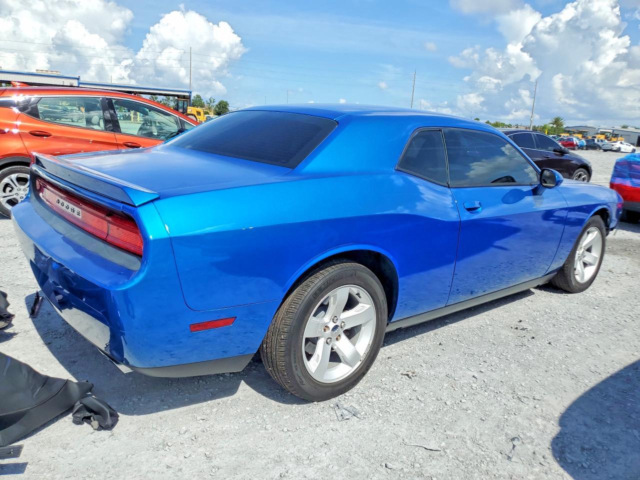2014 Dodge Challenger Sxt - zdjęcie 3