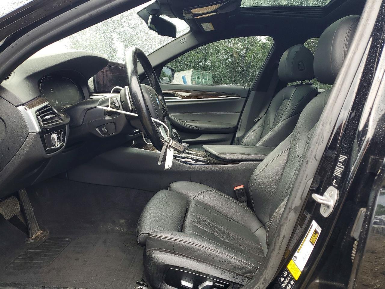 2021 BMW Seria 5 530i - zdjęcie 7