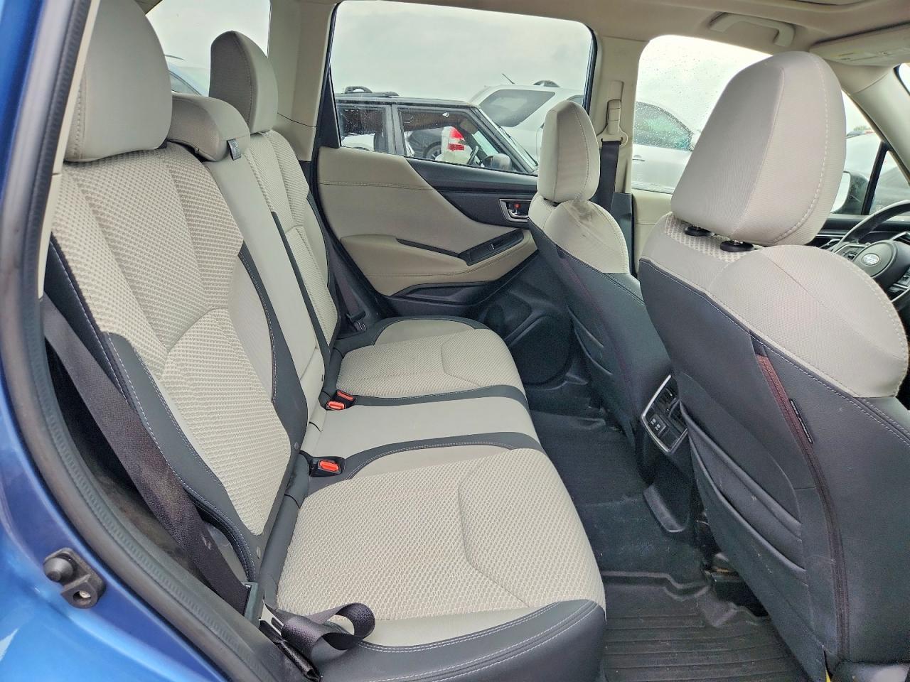 2020 Subaru Forester Premium - zdjęcie 10