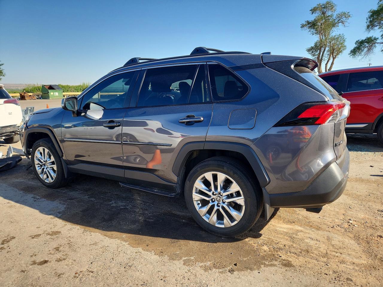 2024 Toyota Rav4 Xle Premium - zdjęcie 2