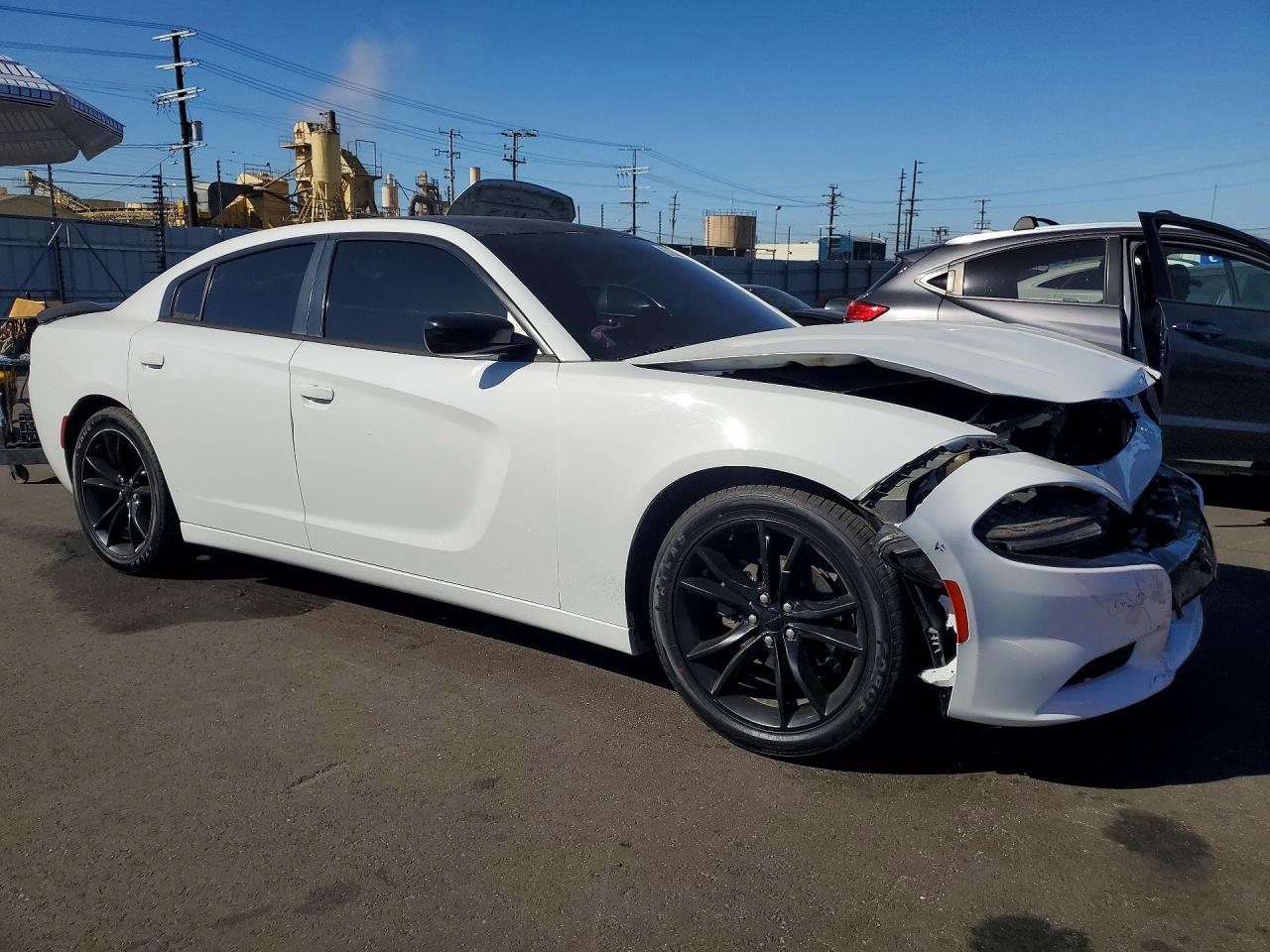 2016 Dodge Charger Sxt - zdjęcie 4