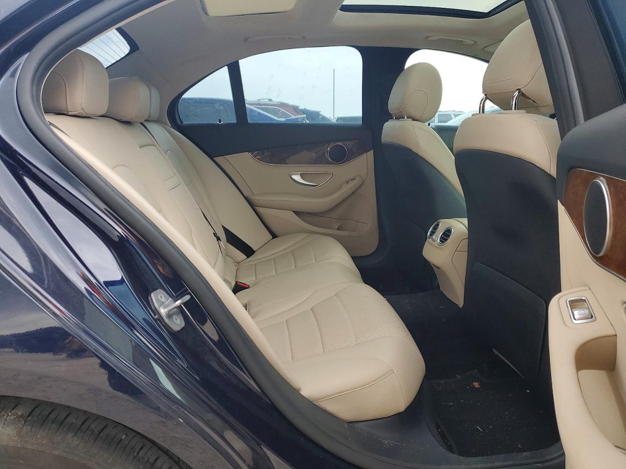 2018 Mercedes-Benz C 300 - zdjęcie 11