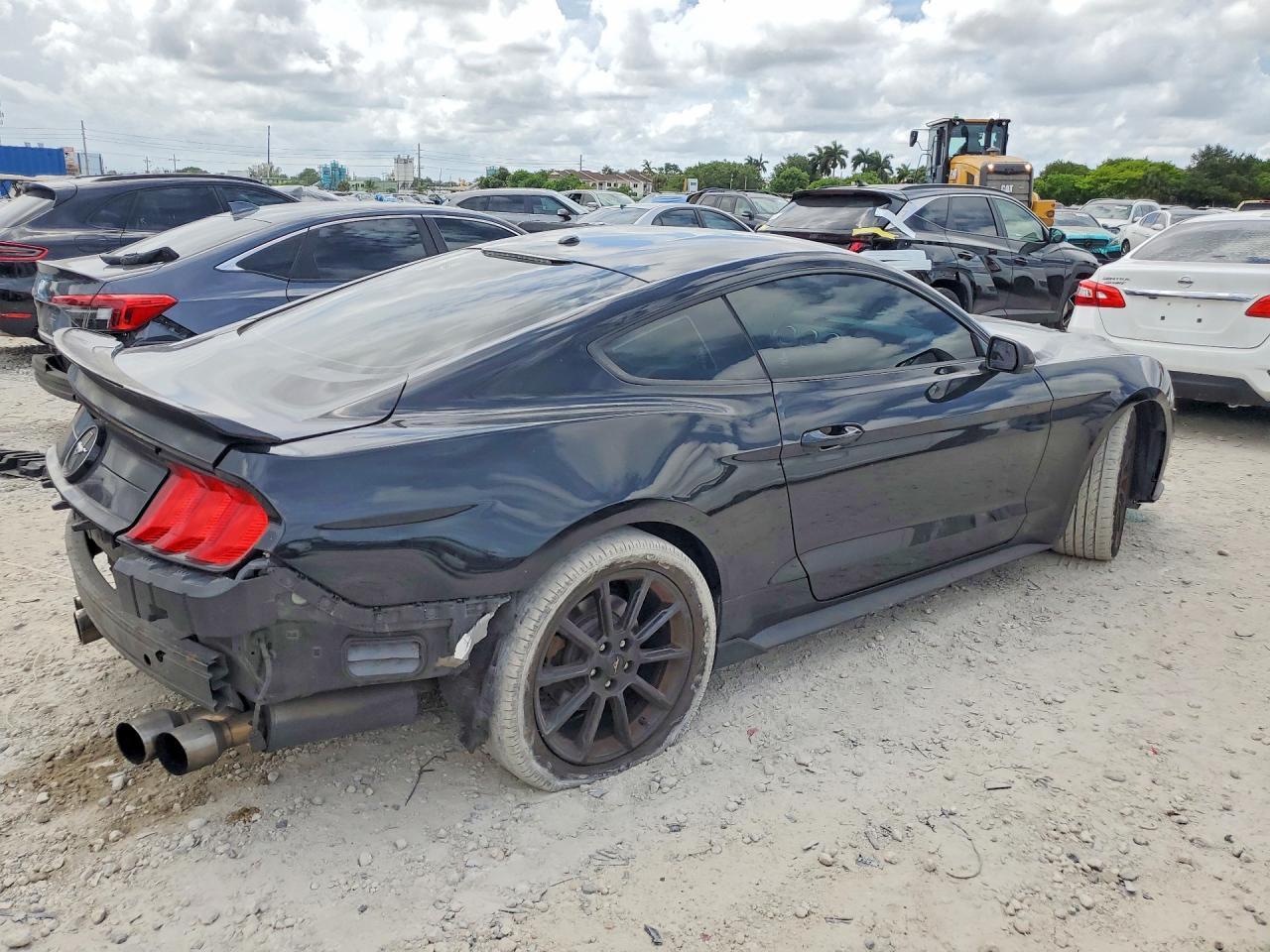 2019 Ford Mustang - zdjęcie 3