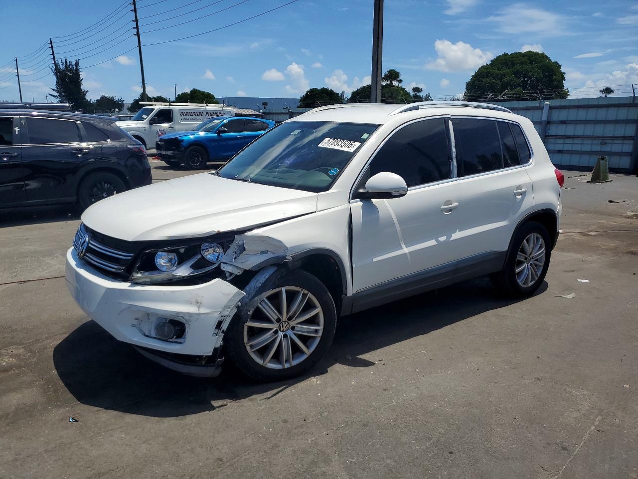 2013 Volkswagen Tiguan S - zdjęcie główne