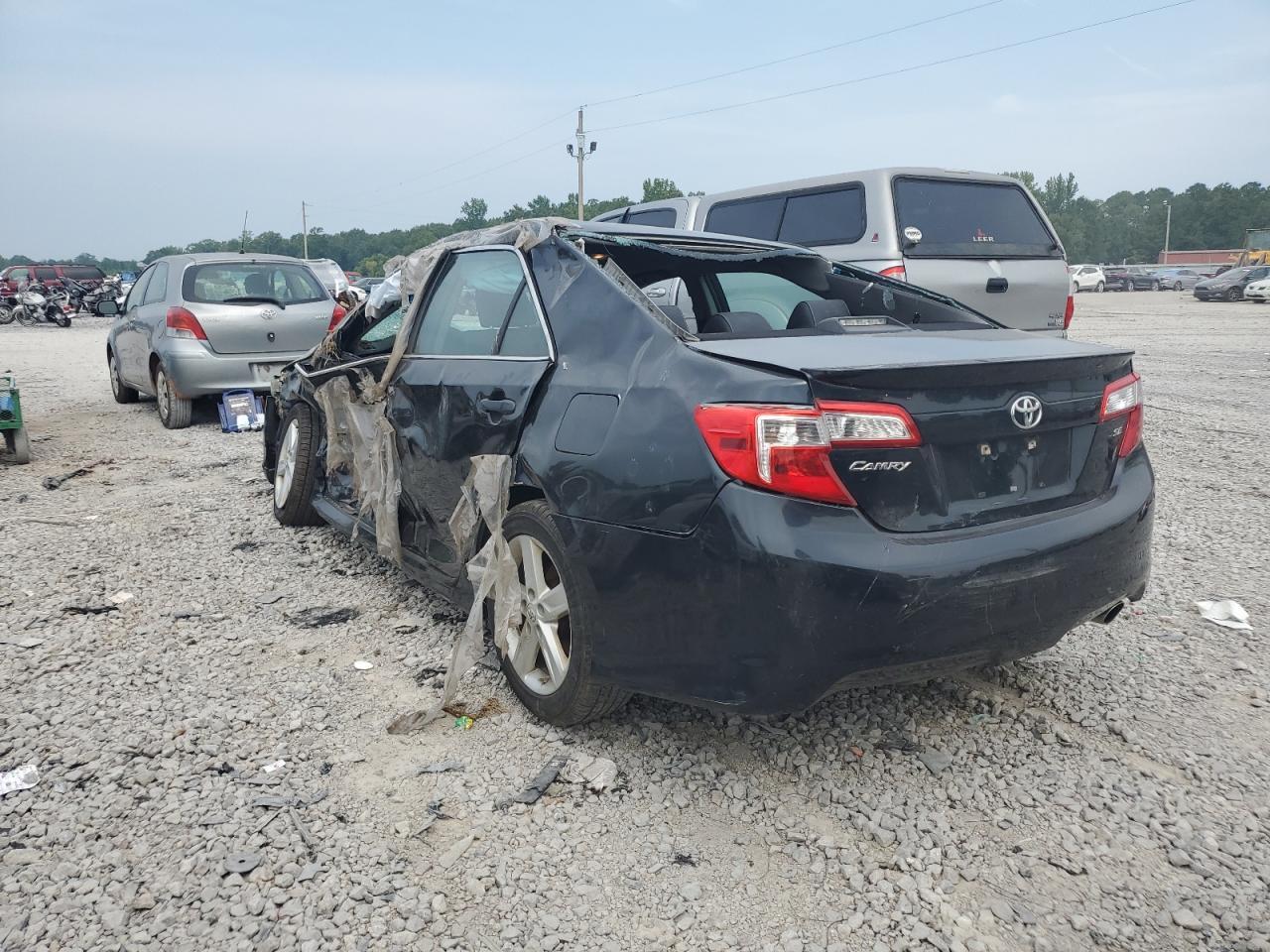 2013 Toyota Camry - zdjęcie 2