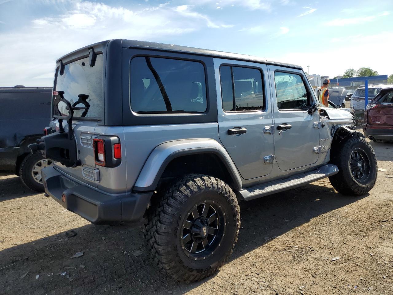 2018 Jeep Wrangler Unlimited Sahara - zdjęcie 3