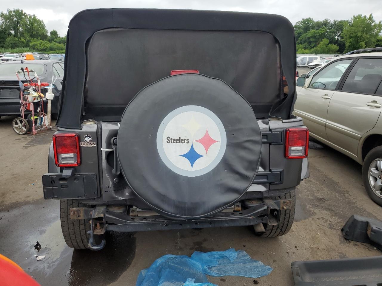 2017 Jeep Wrangler Unlimited Sahara - zdjęcie 6