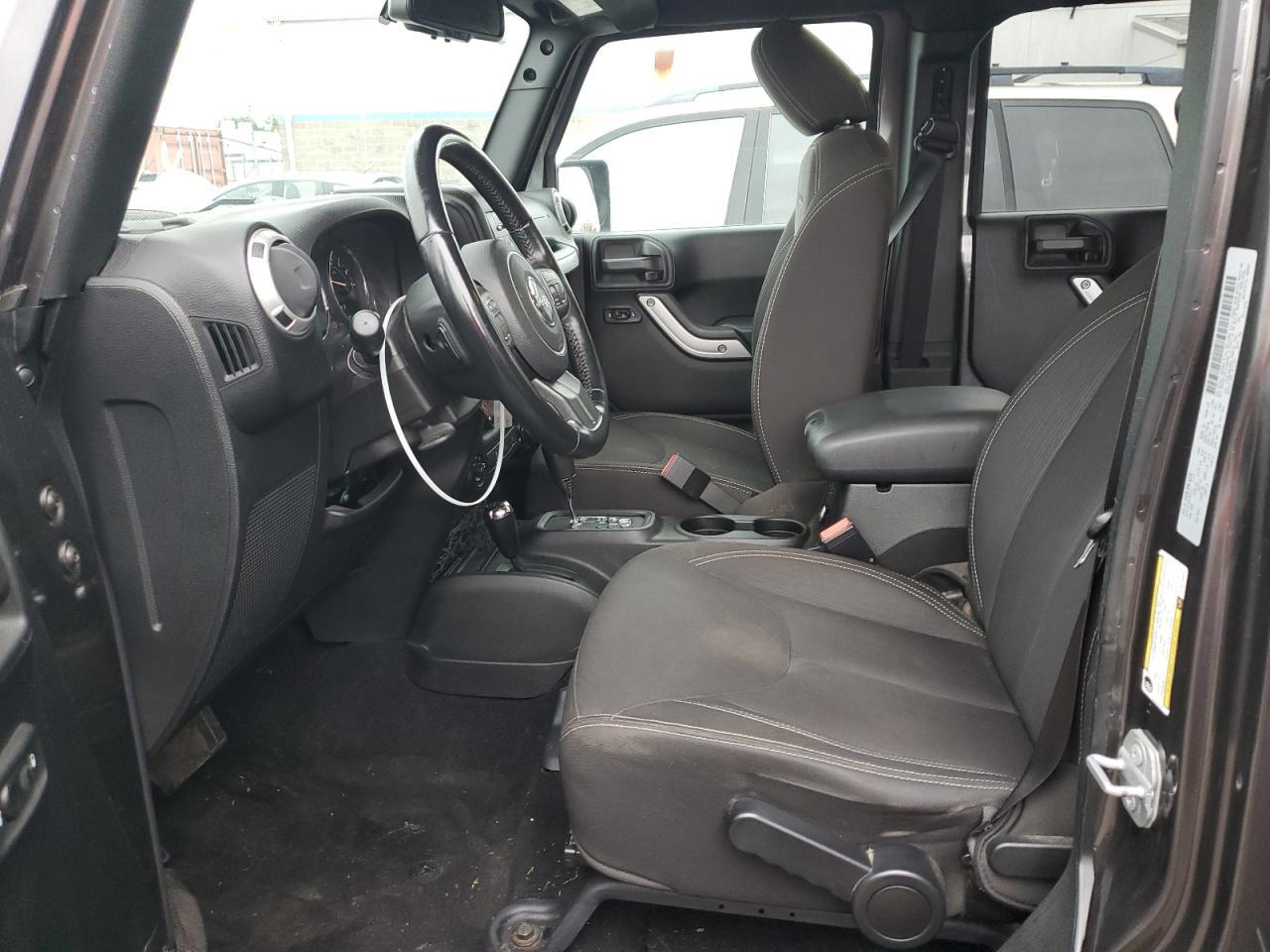 2017 Jeep Wrangler Unlimited Sahara - zdjęcie 7