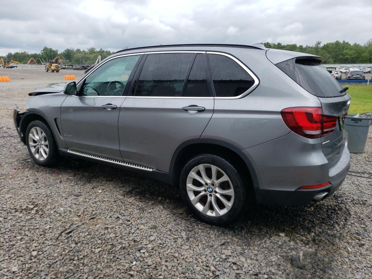 2016 BMW X5 xDrive35I - zdjęcie 2