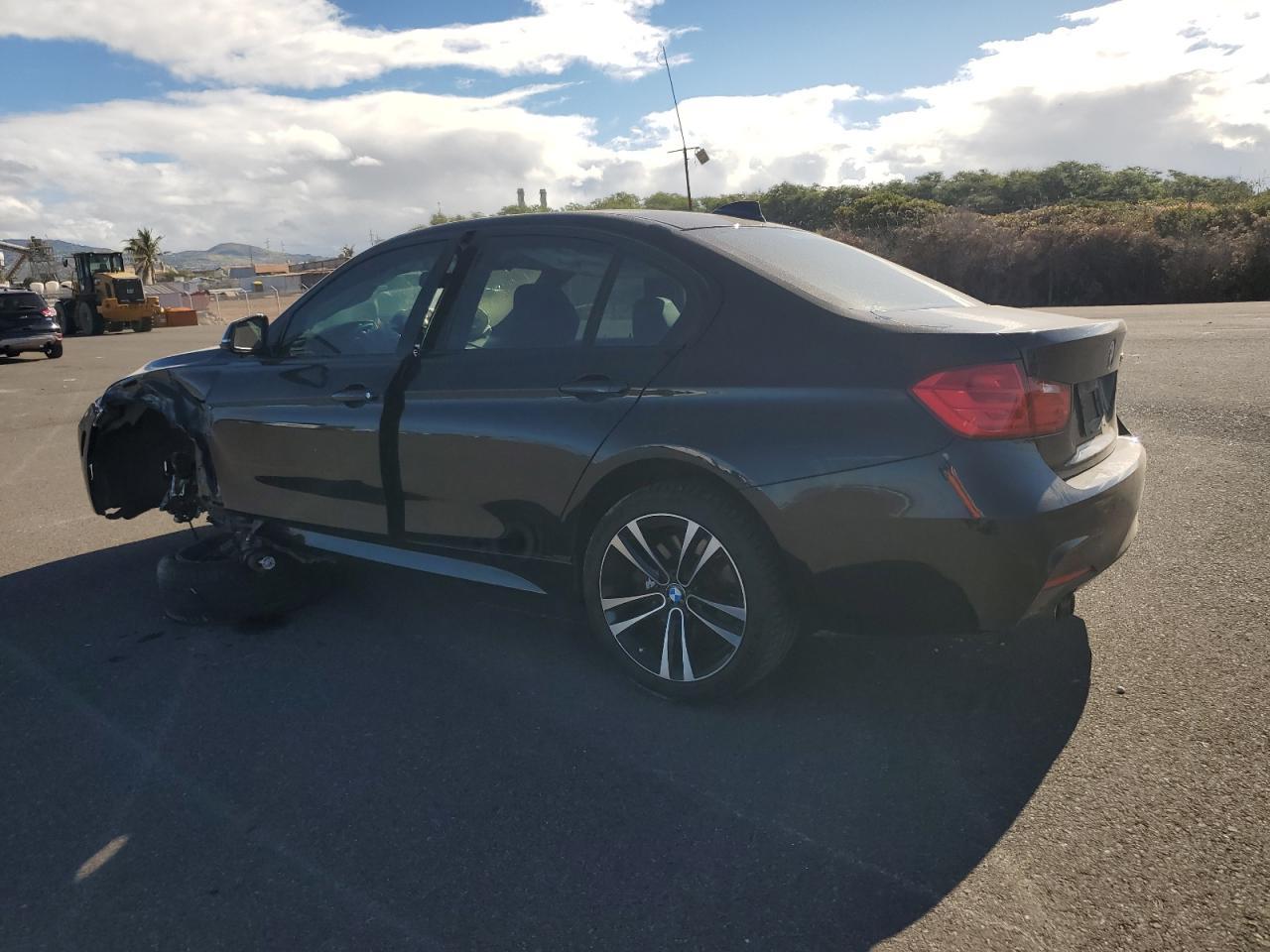 2015 BMW 328 I - zdjęcie 2