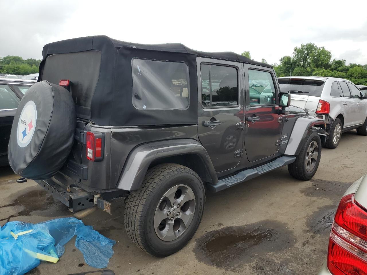 2017 Jeep Wrangler Unlimited Sahara - zdjęcie 3