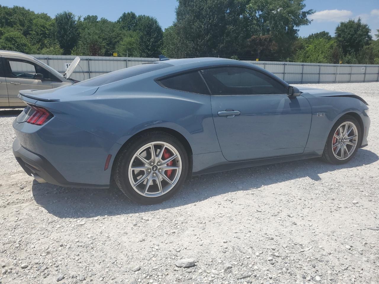 2024 Ford Mustang Gt - zdjęcie 3