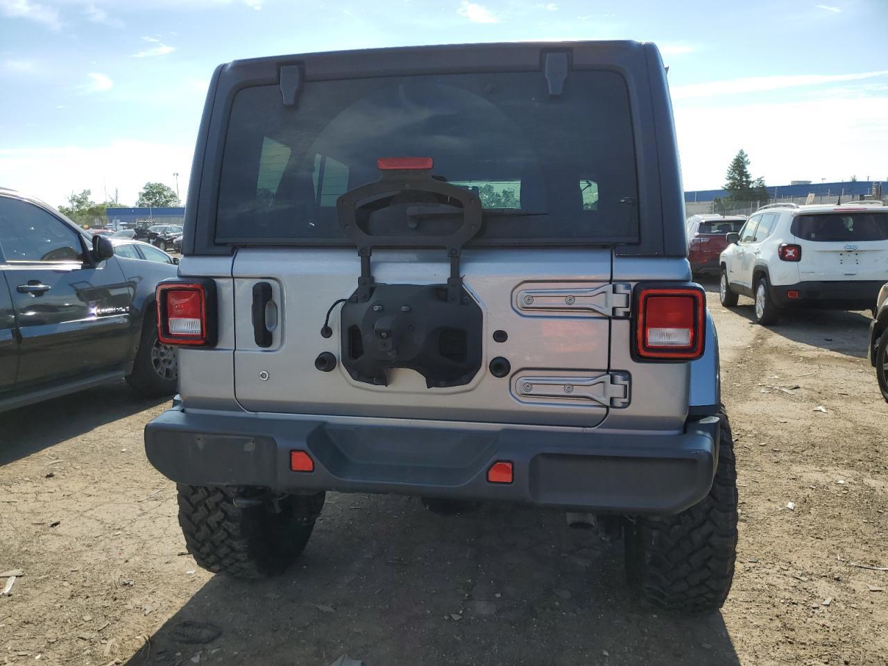 2018 Jeep Wrangler Unlimited Sahara - zdjęcie 6
