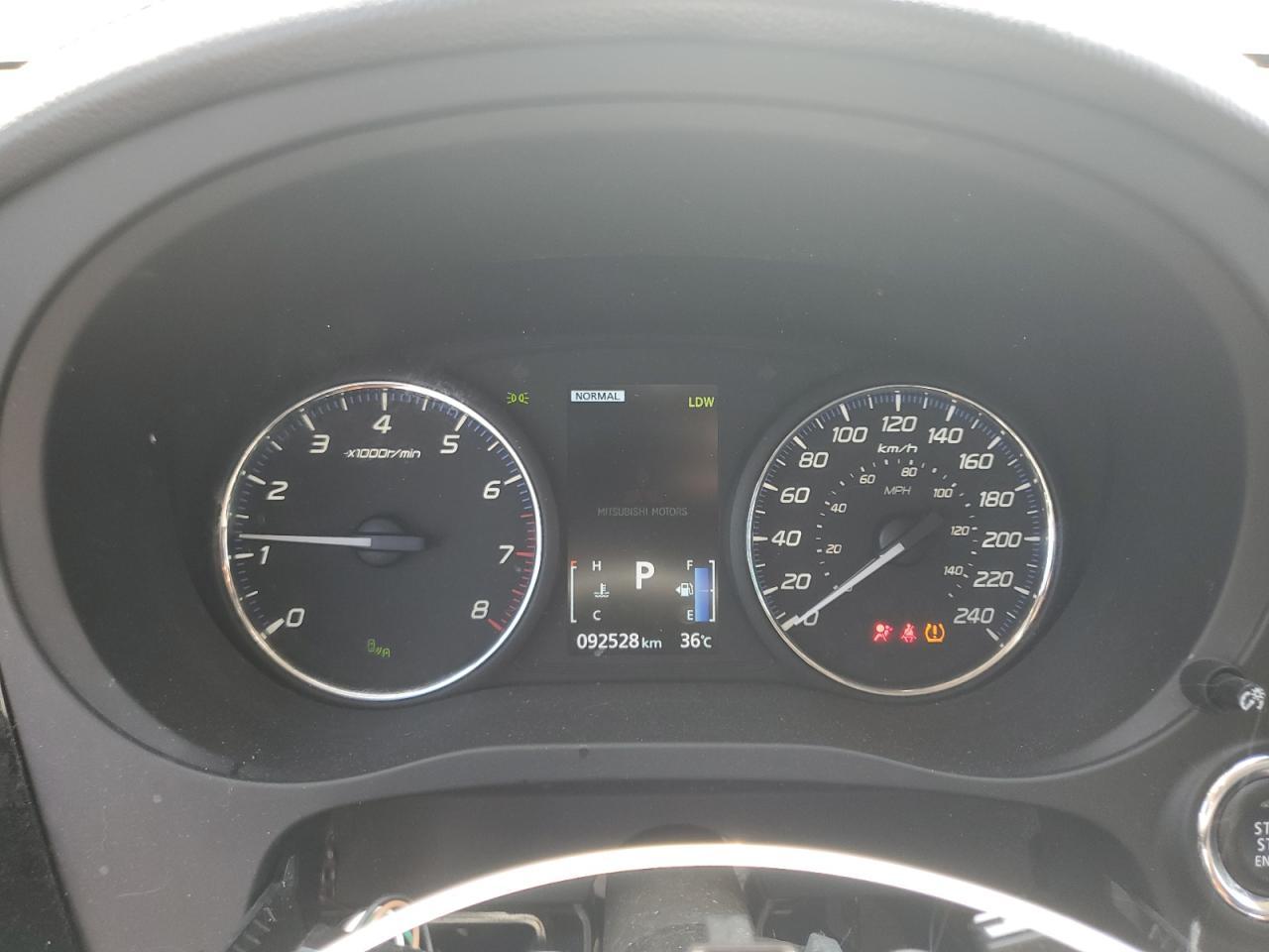 2017 Mitsubishi Outlander Gt - zdjęcie 9