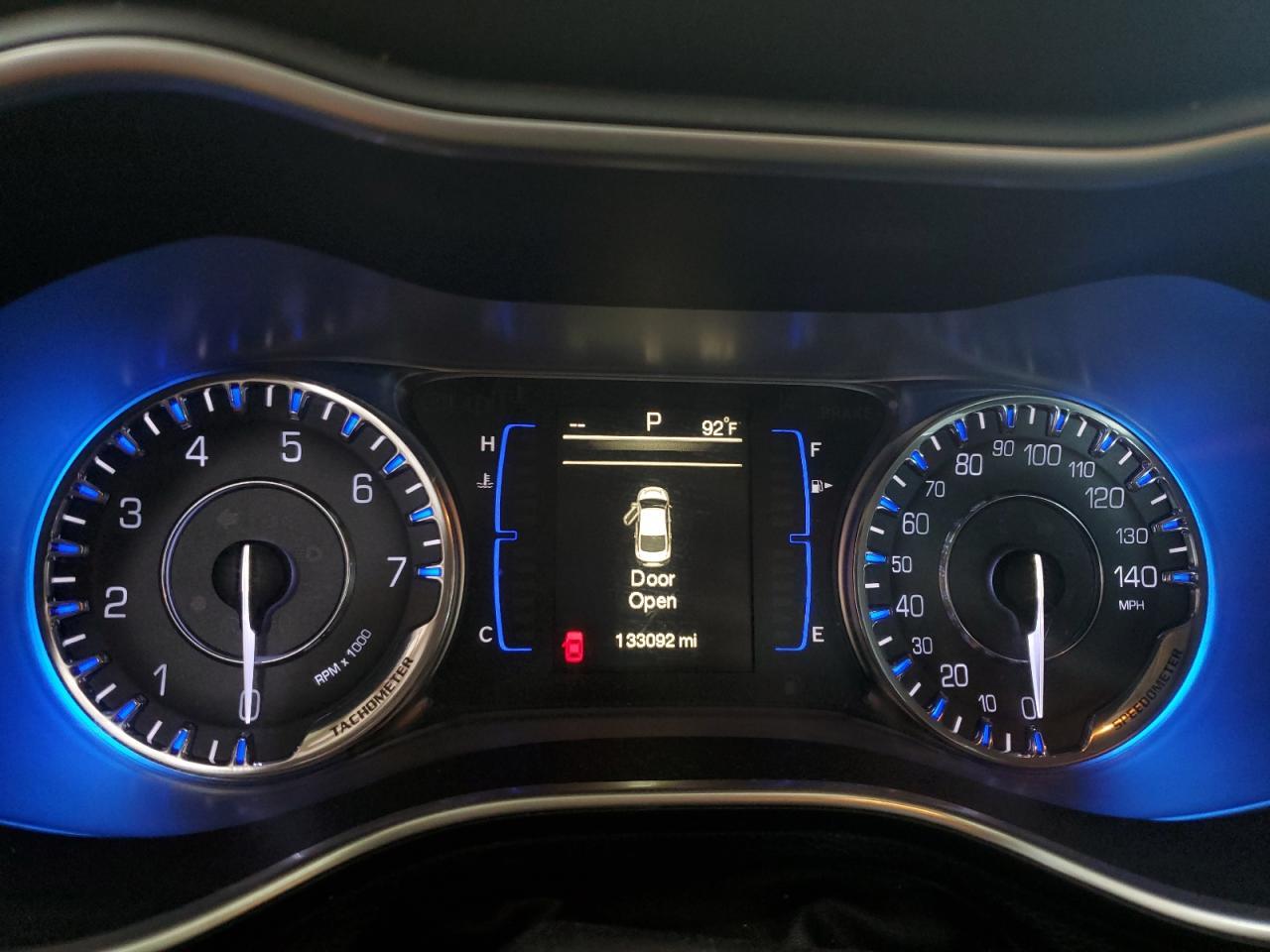 2015 Chrysler 200 Limited - zdjęcie 33