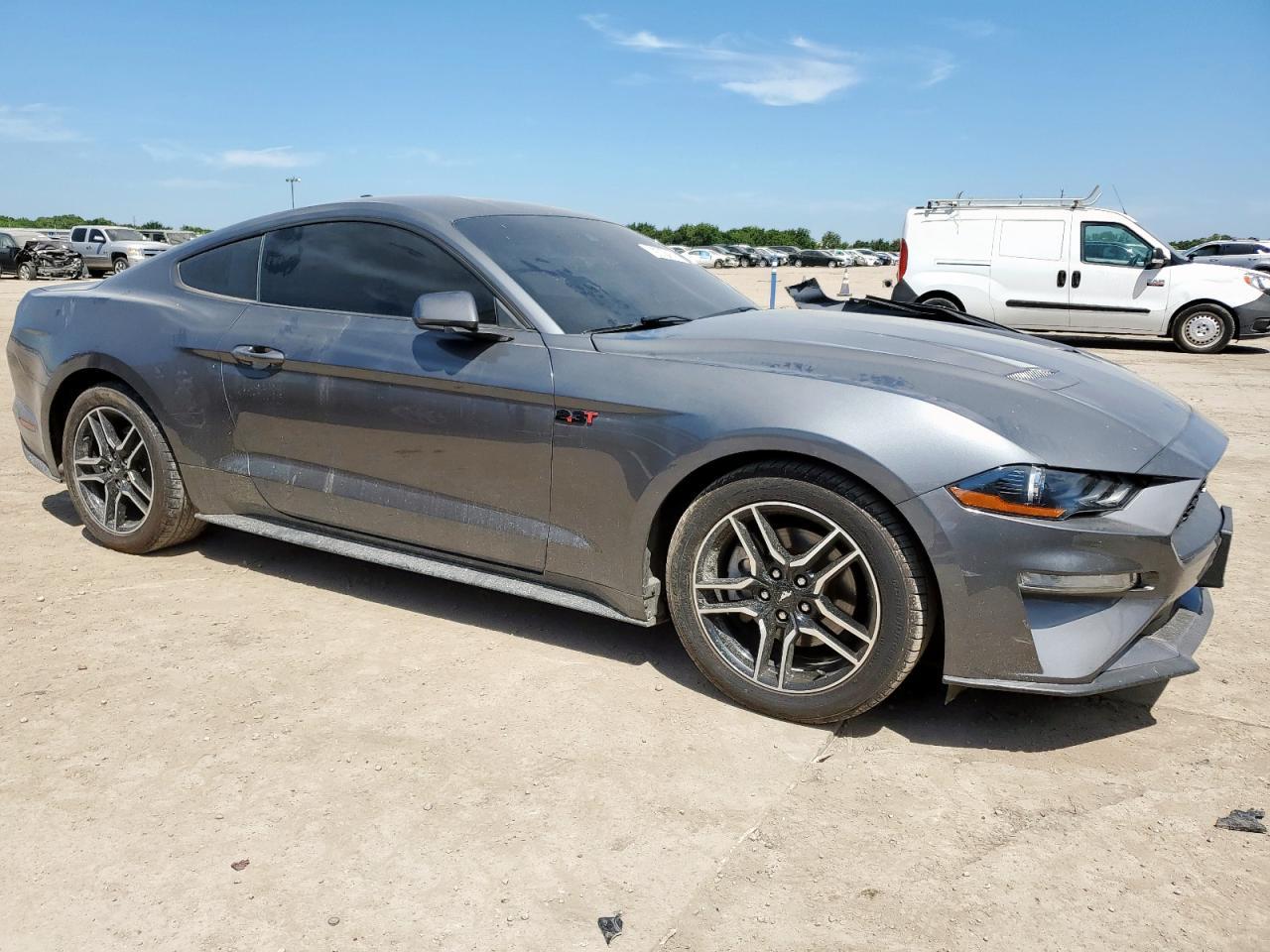 2021 Ford Mustang - zdjęcie 4