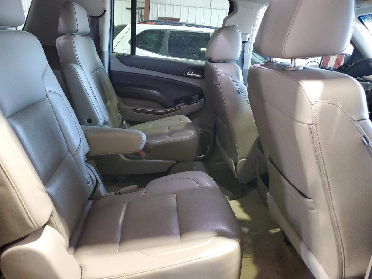 2017 Chevrolet Suburban K1500 Lt - zdjęcie 11