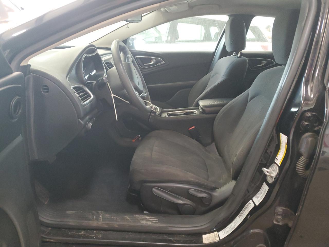 2015 Chrysler 200 Limited - zdjęcie 25