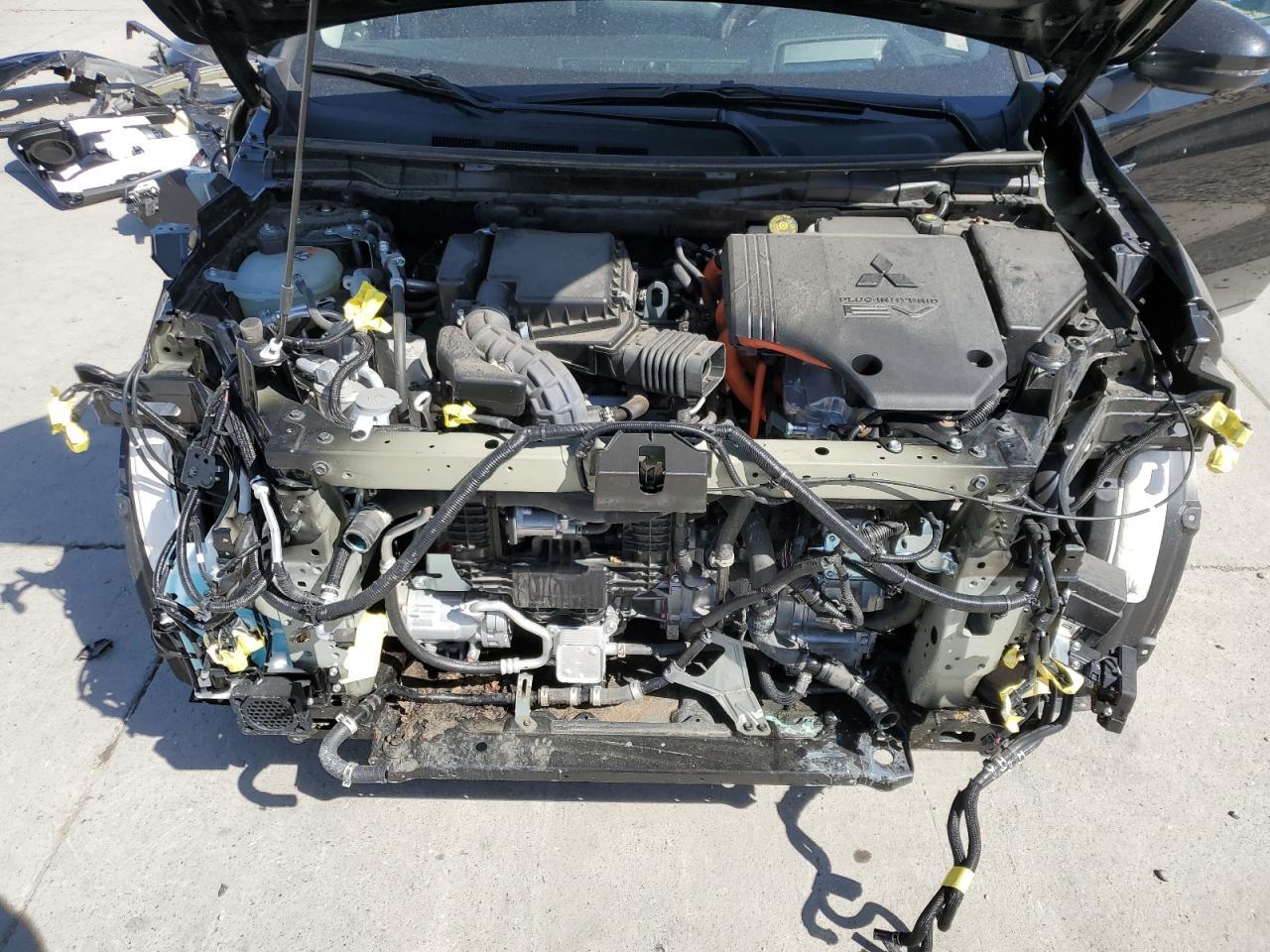 2024 Mitsubishi Outlander - zdjęcie 12