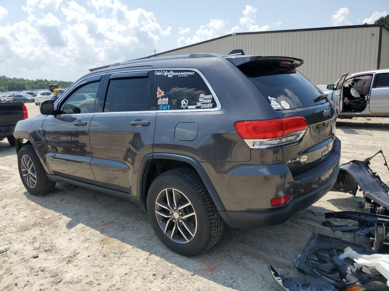 2018 Jeep Grand Cherokee Laredo - zdjęcie 2