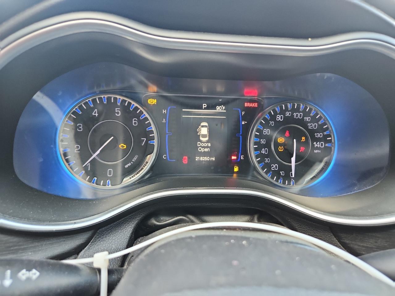 2015 Chrysler 200 Limited - zdjęcie 9