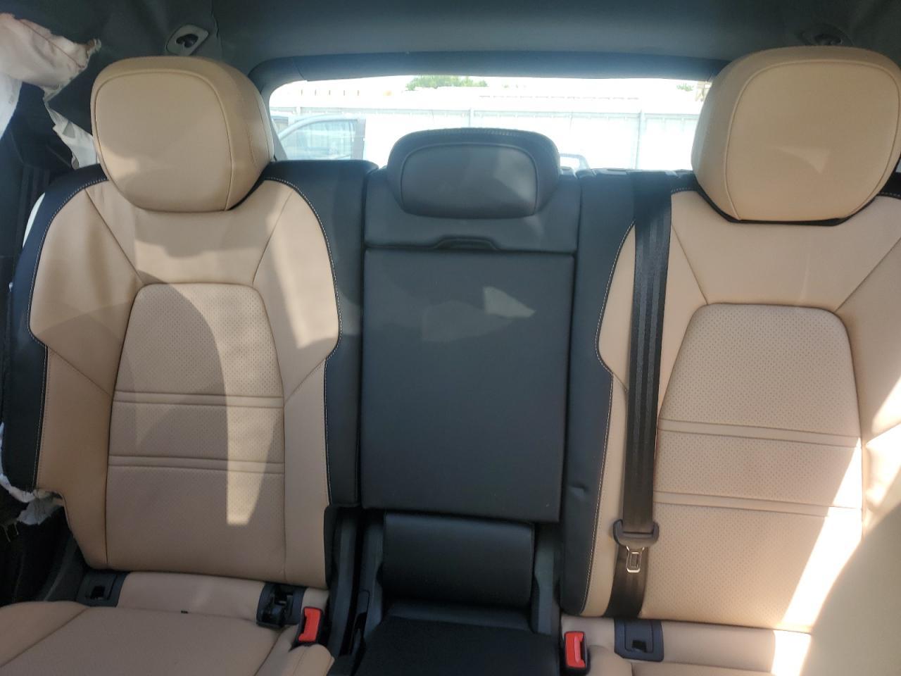 2024 Porsche Cayenne - zdjęcie 10